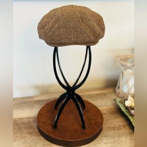 Men’s lined wool blend tweed flat cap. Fits 7 1/4